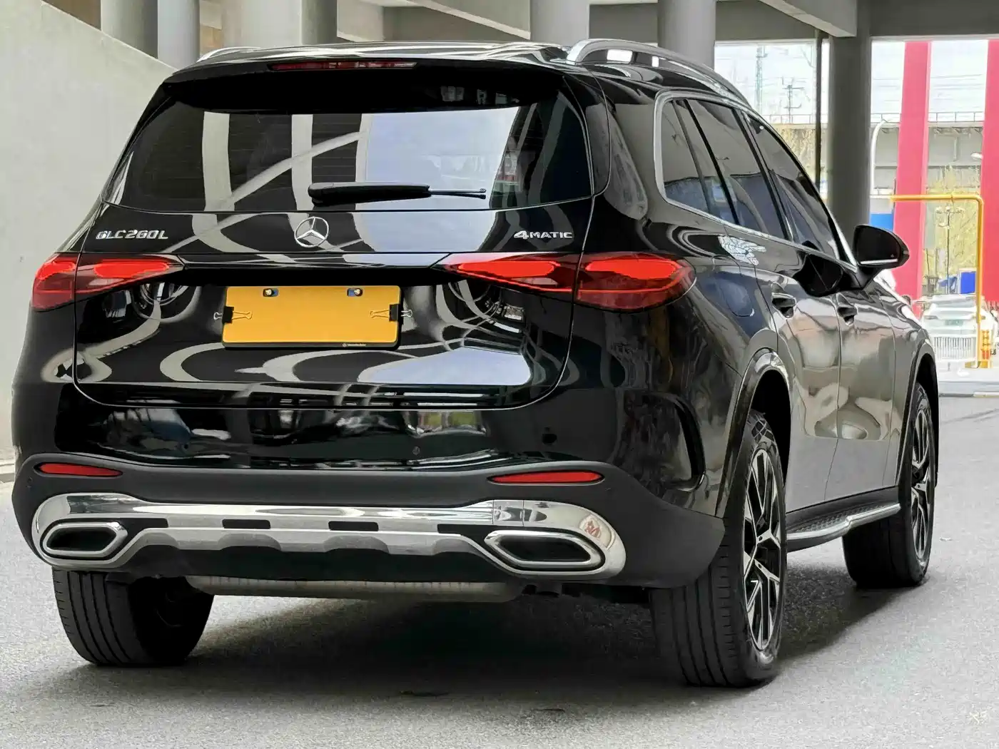 Mercedes-Benz GLC 2023 Facelift GLC 260 L 4MATIC Luxury 7-Seater фото 4