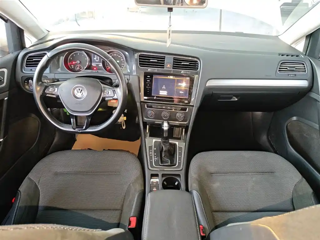 Volkswagen Golf 2020 280TSI DSG Comfort фото 10