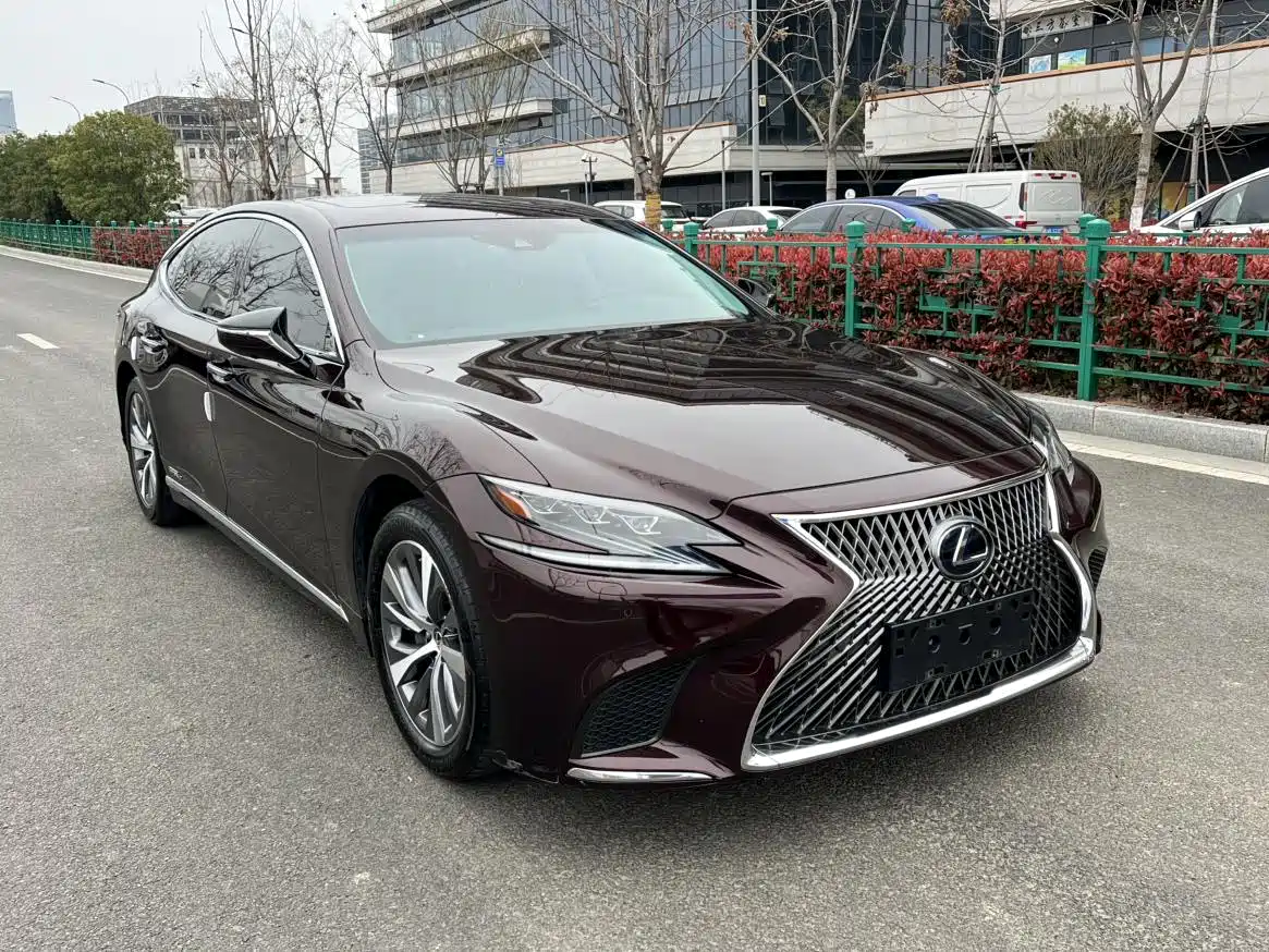 Lexus LS 2020 500h Excellence (China VI) фото 3