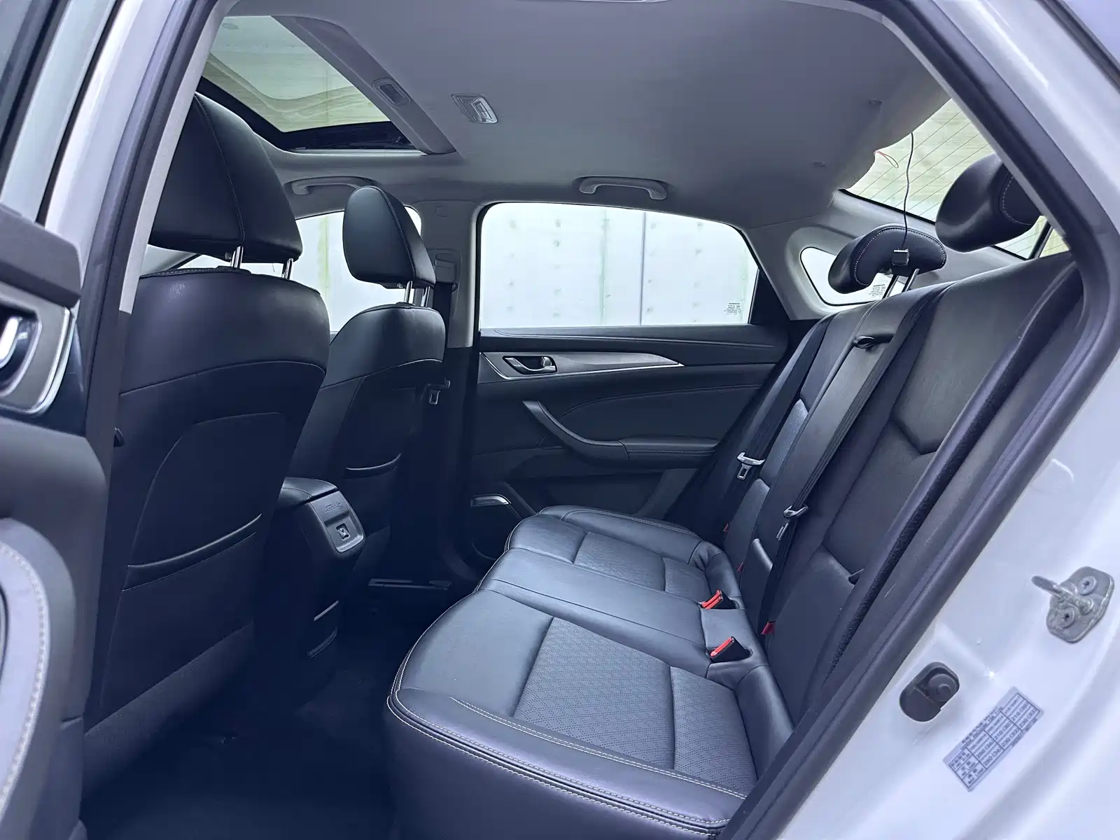 Фото 9 - Changan Eado