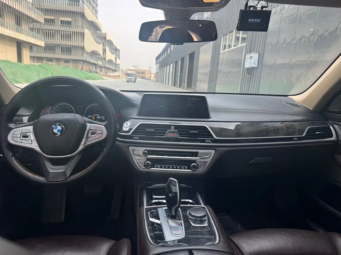 BMW 7 Series 2016 730Li Luxury фото 8