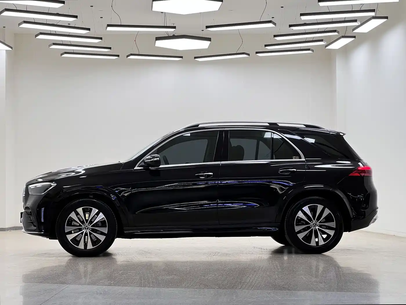 Mercedes-Benz GLE 2026 GLE 350 4MATIC Dynamic фото 4