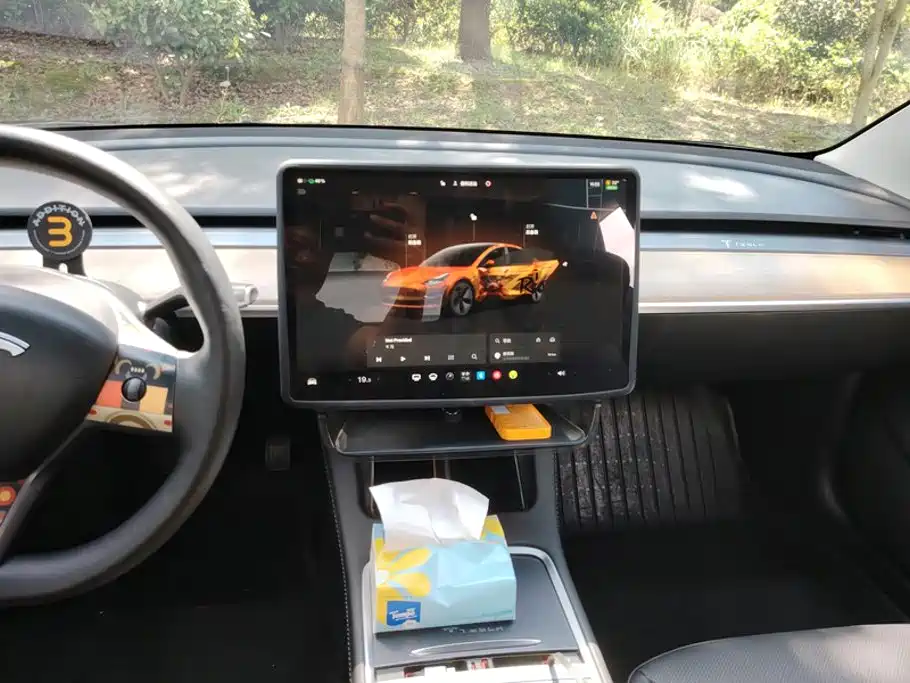 Фото 13 - Tesla Model 3