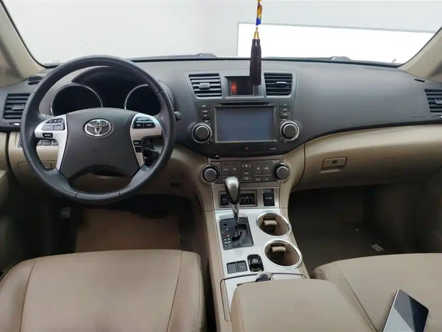 Toyota Highlander 2012 2.7L 2WD 7-Seater Luxury Edition фото 12