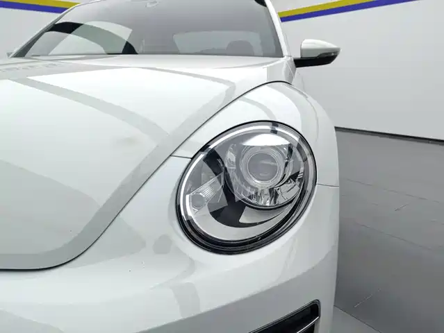 Volkswagen Beetle 2018 180TSI Easy Joy Edition — фото 5