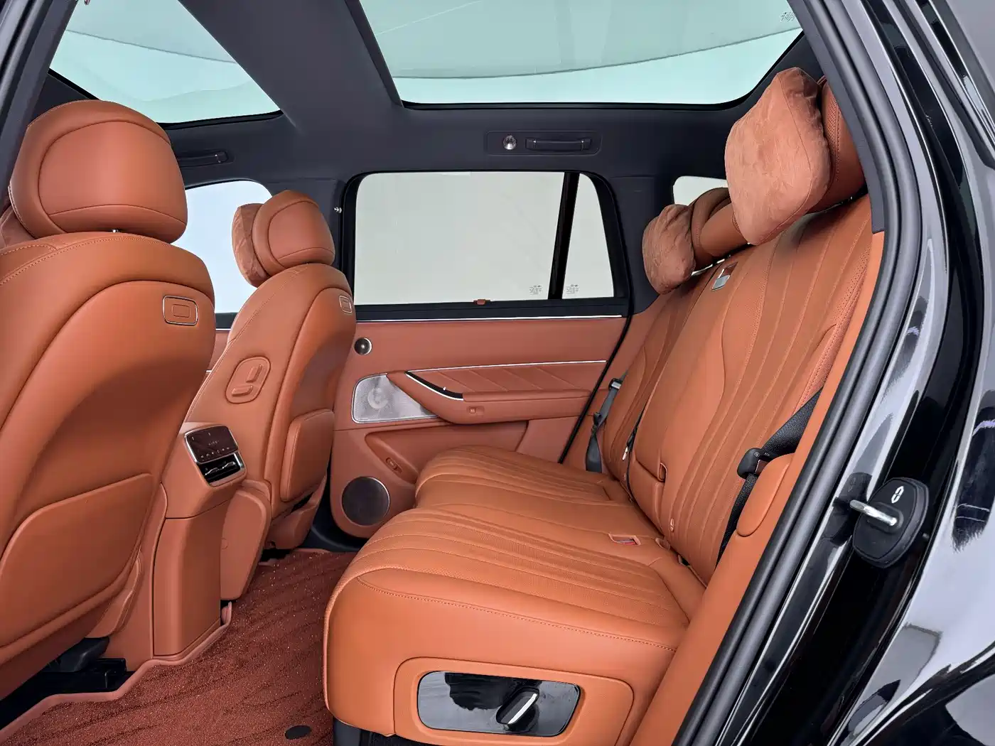 AITO Wenjie AITO M8 2025 Range Extender Max+ Edition 53.4kWh 5-seater фото 5