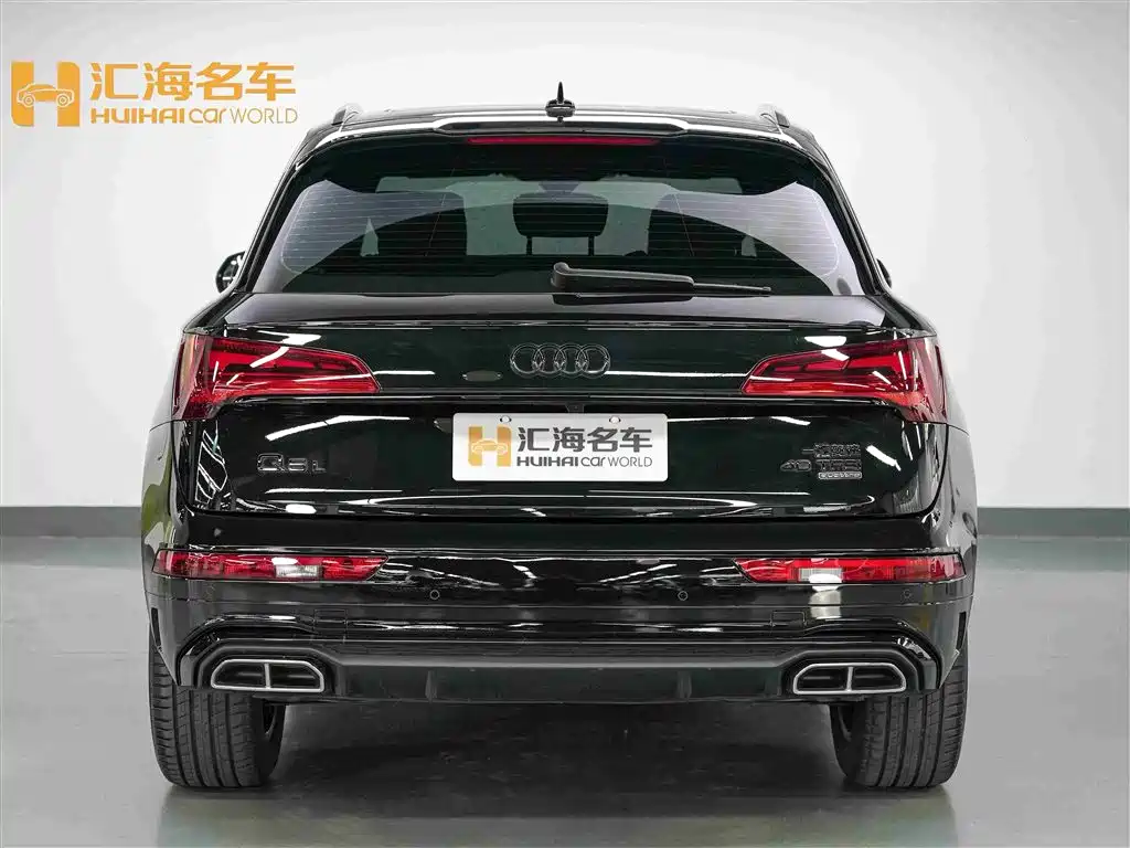 Audi Q5L 2025 45th Anniversary Edition 40 TFSI Luxury Sport фото 5