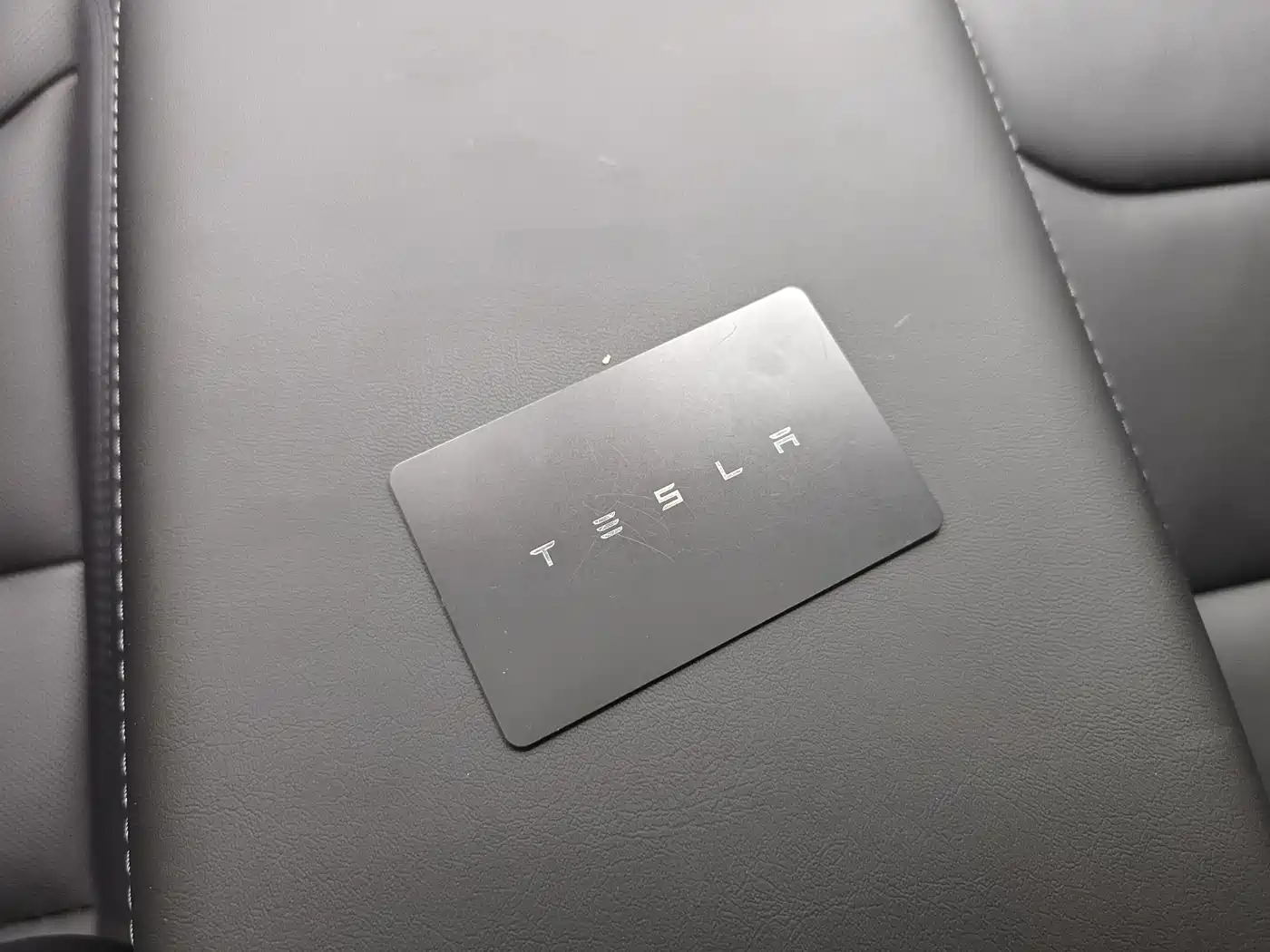 Фото 10 - Tesla Model 3