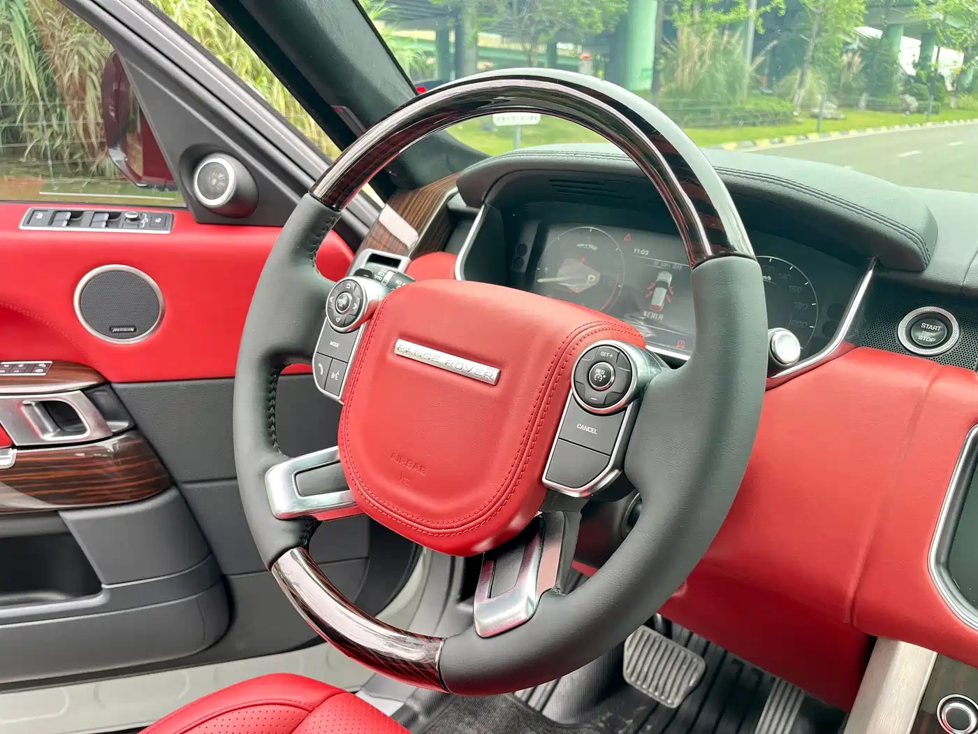 Land Rover Range Rover 2015 3.0 TDV6 Vogue фото 14