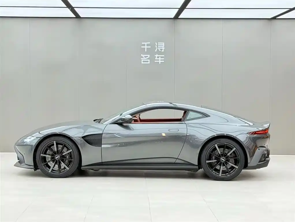 Aston Martin V8 Vantage 2019 2018 4.0T V8 Coupe