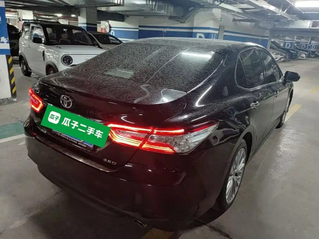 Фото 4 - Toyota Camry