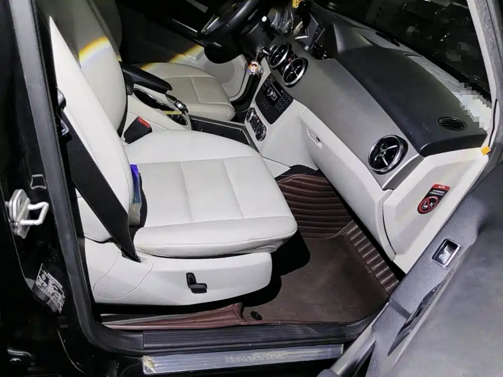Photo 13 - Mercedes-Benz GLK-Class