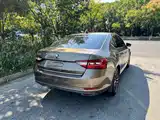 Photo 7 - Škoda Superb