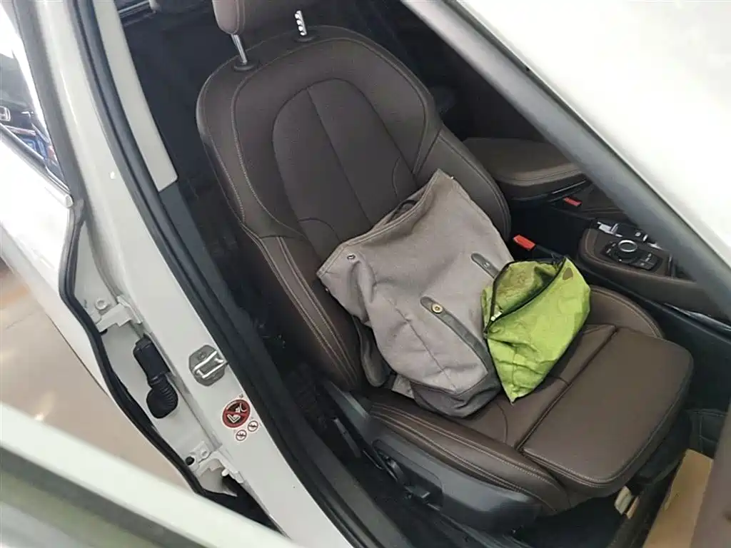 BMW X1 2018 sDrive18Li Premium Model фото 25