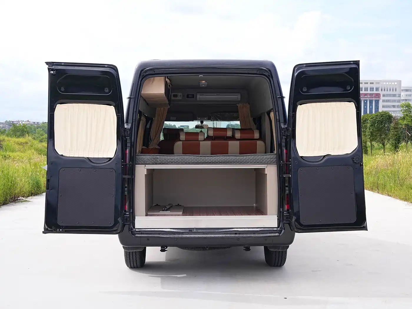 Jiangling JMC Fushun 2025 2023 Model 2.0T Automatic Short Wheelbase Medium Roof Commercial MPV 6 Seats