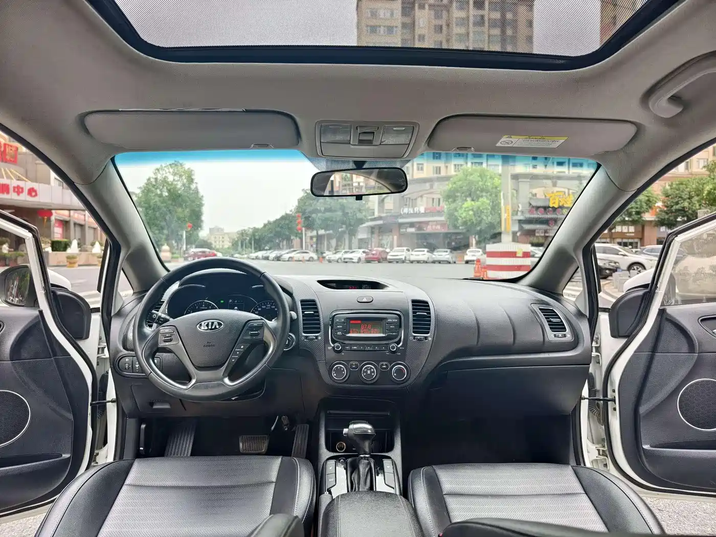Kia K3 2017 1.6L Automatic 15th Anniversary Special GLS фото 9