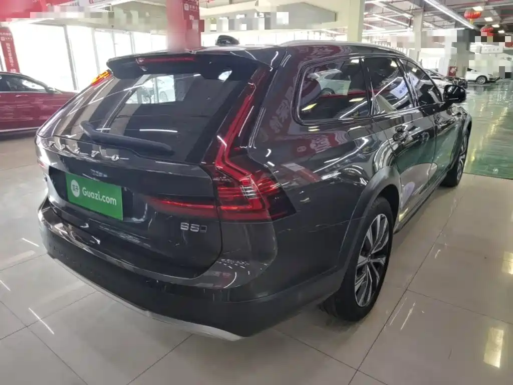 Photo 7 - Volvo V90