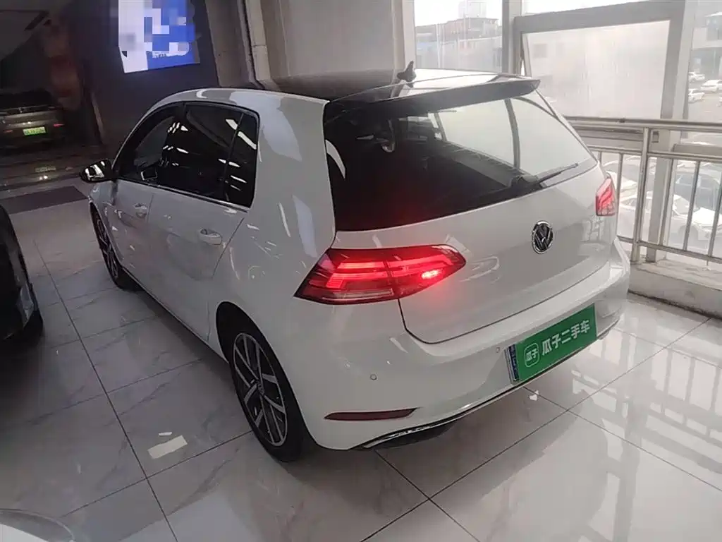 Volkswagen Golf 2020 Beloved Edition 280TSI DSG Comfort фото 5