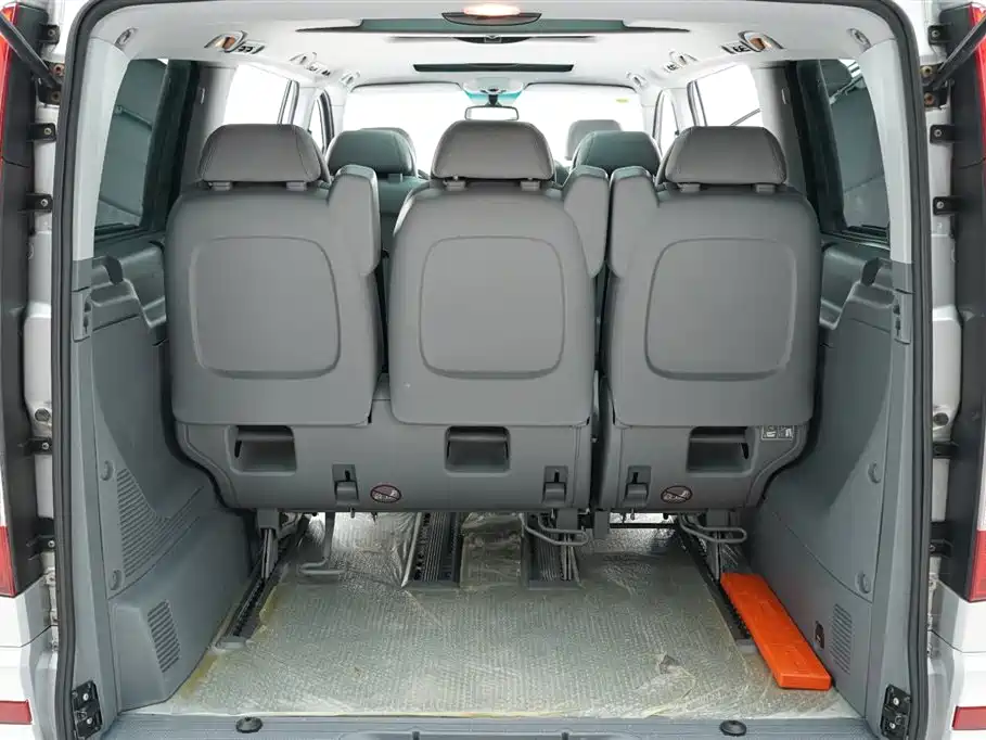 Mercedes-Benz Viano (Import) 2006 Viano 3.2L фото 20