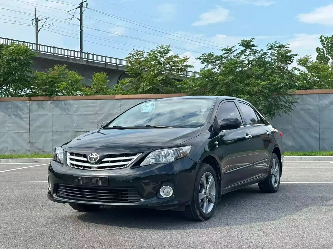 Фото 1 - Toyota Corolla