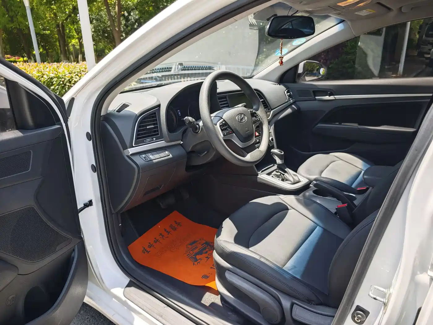 Hyundai Elantra 2016 Model 1.6L Automatic Smart Elite фото 11
