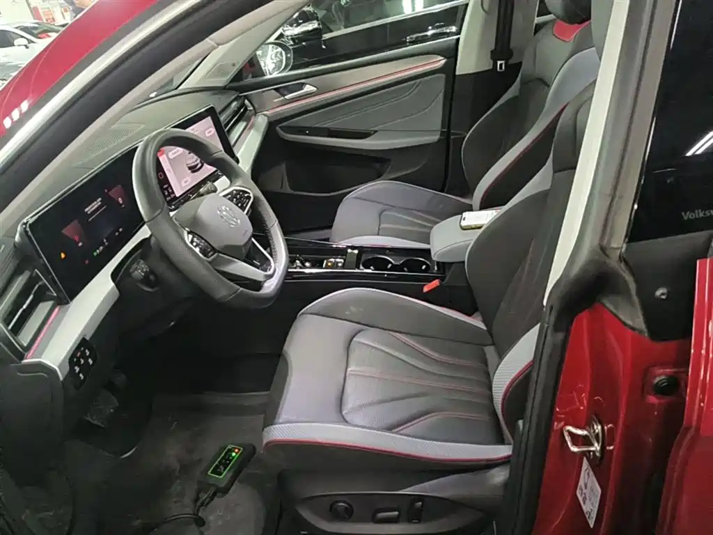 VOLKSWAGEN LINGDU