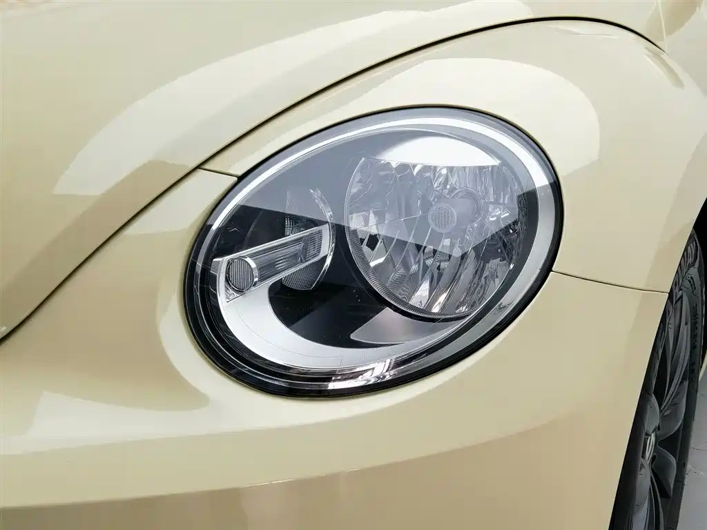 Volkswagen Beetle 2014 1.4TSI Fashion Edition фото 5