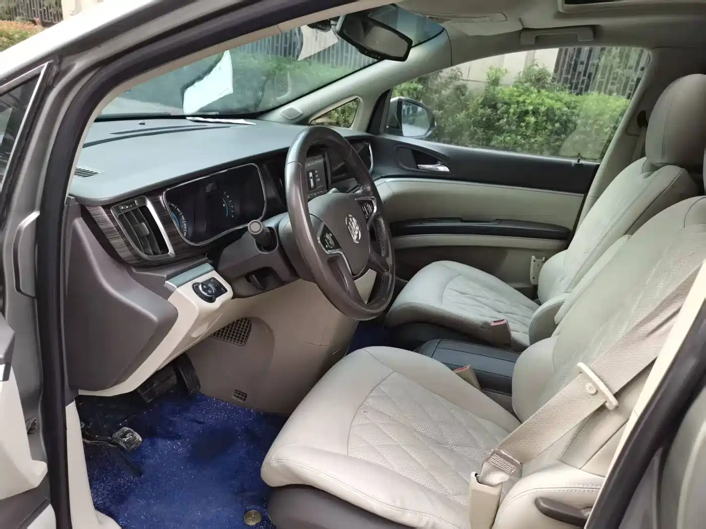 Buick GL8 2011 2011 3.0L XT Luxury Business Flagship
