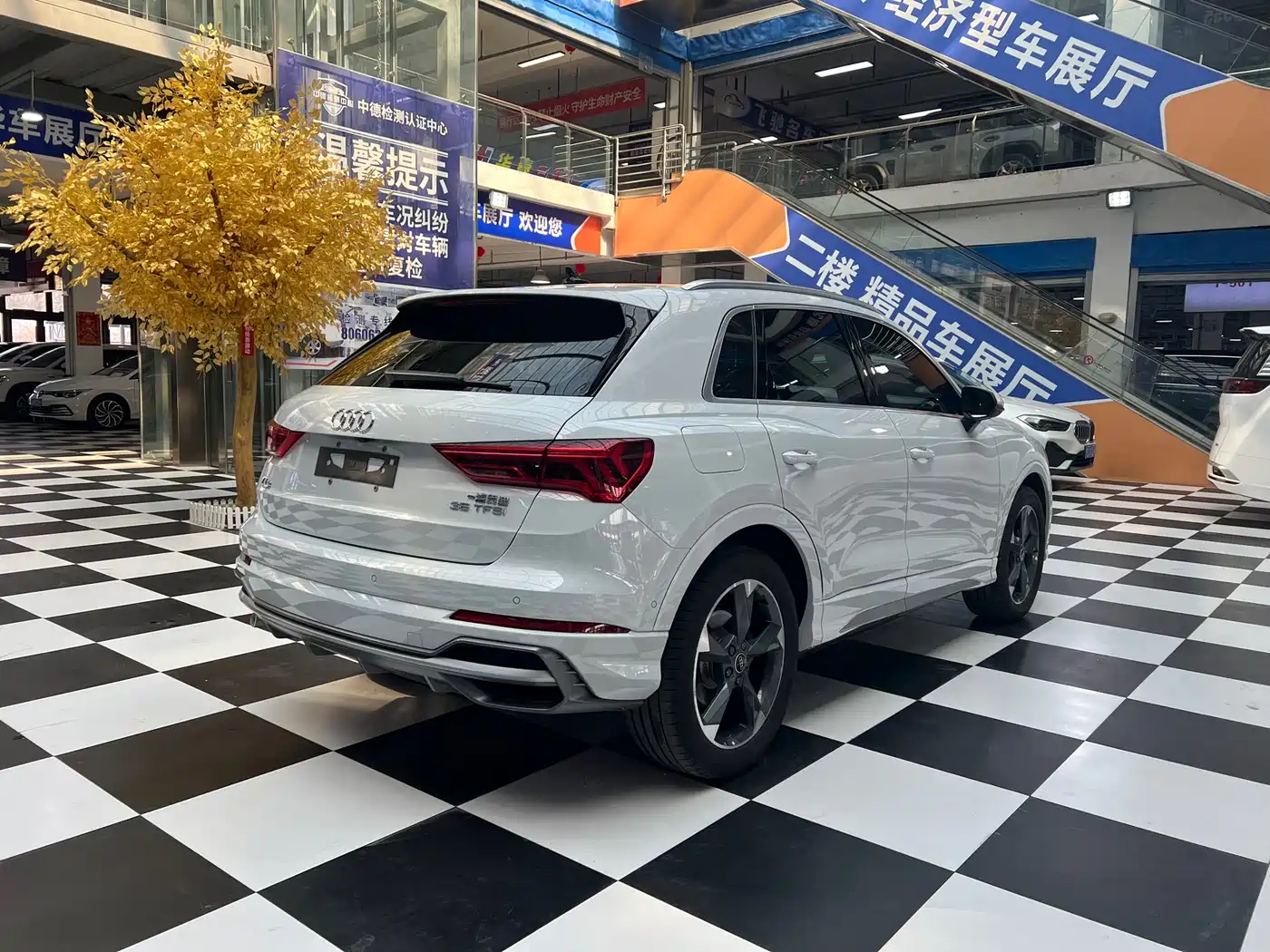 Audi Q3 2023 35 TFSI Fashion Dynamic (1.4T) фото 19