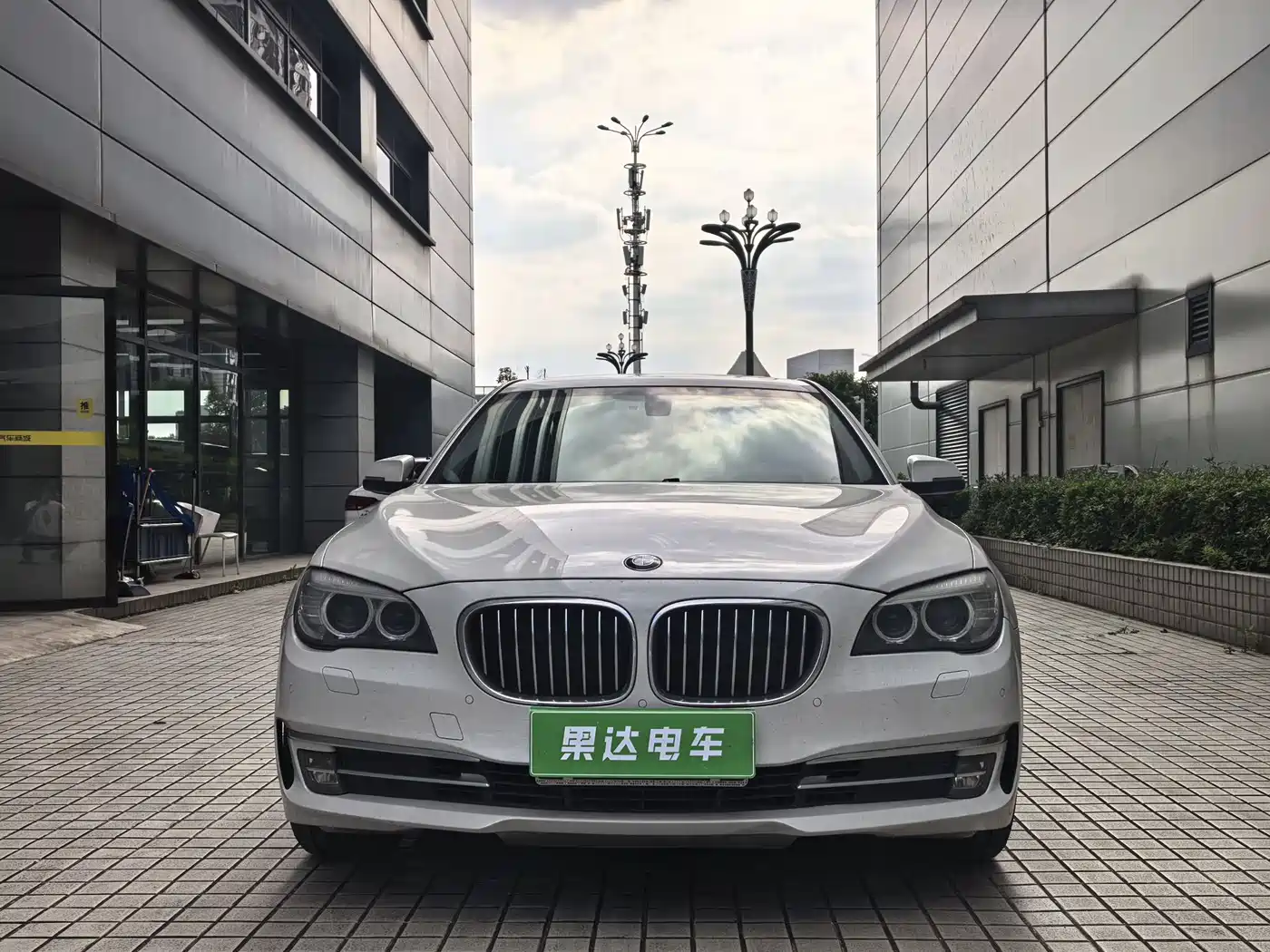BMW 7 Series 2014 730Li Premium фото 2