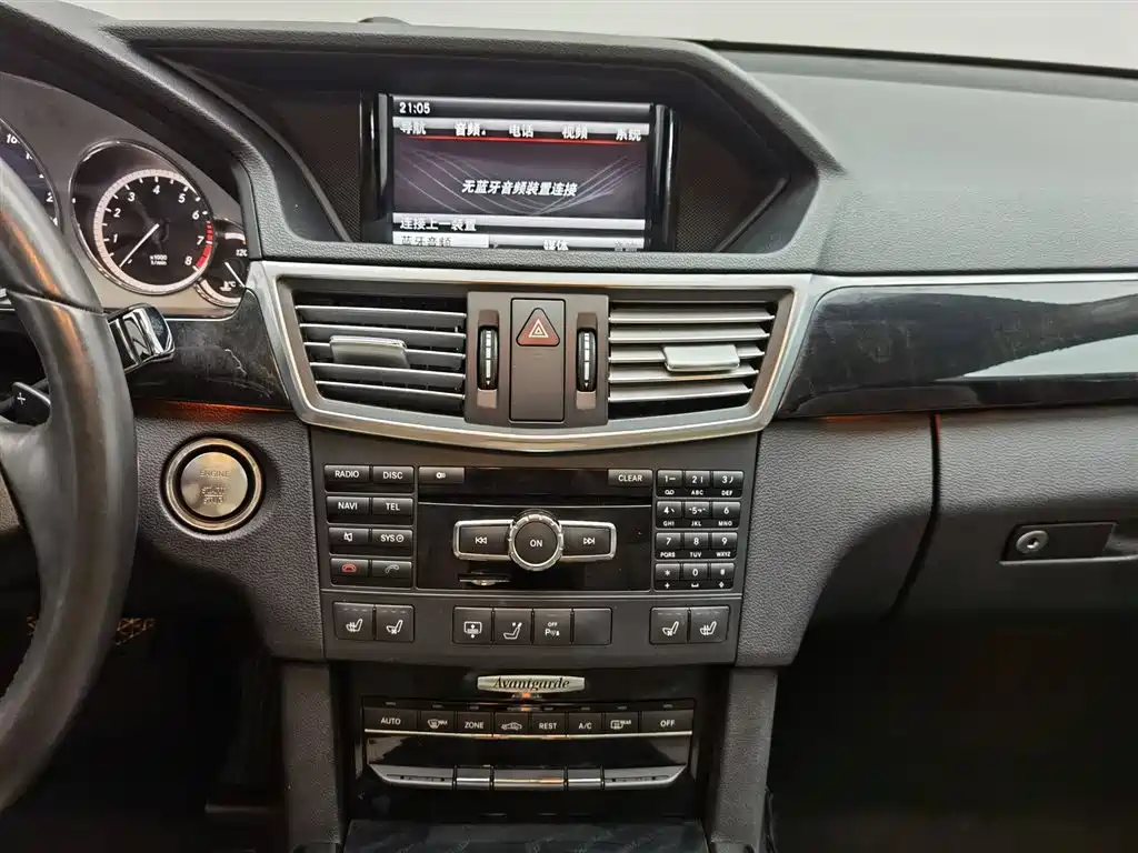 Mercedes-Benz E-Class 2013 E 300 L Fashion фото 12
