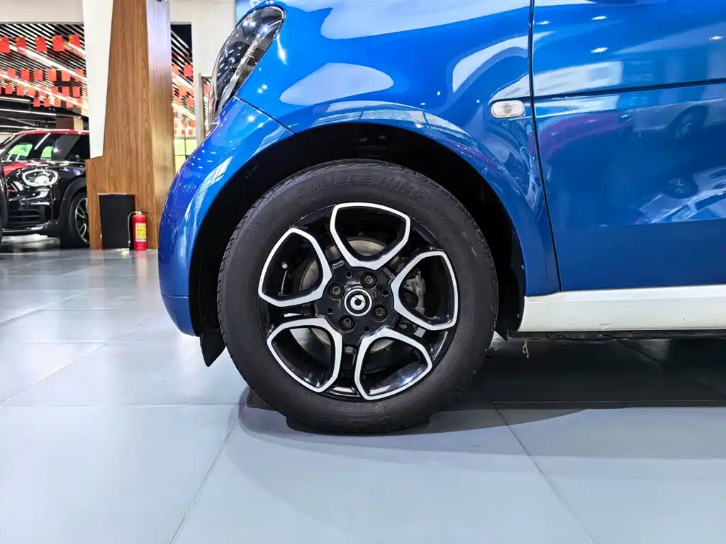 smart fortwo 2019 2019 0.9T 66kW Hardtop Wind Edition China VI