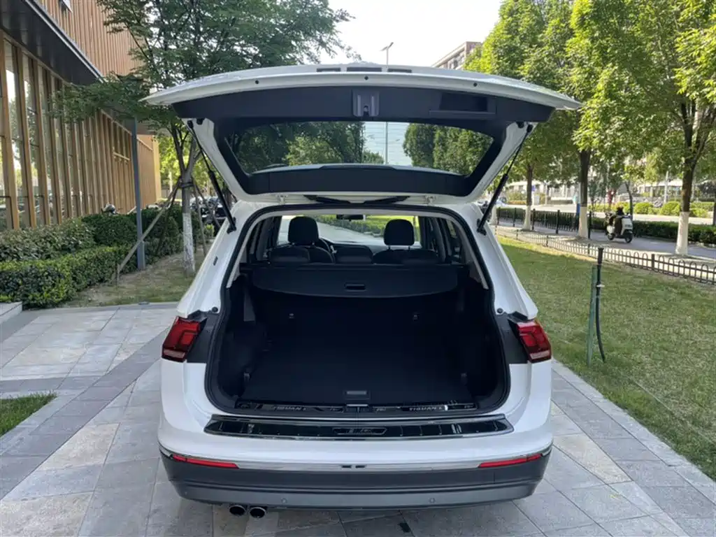Volkswagen Tiguan L 2019 330TSI Automatic 2WD Panorama Comfort Edition China VI фото 18