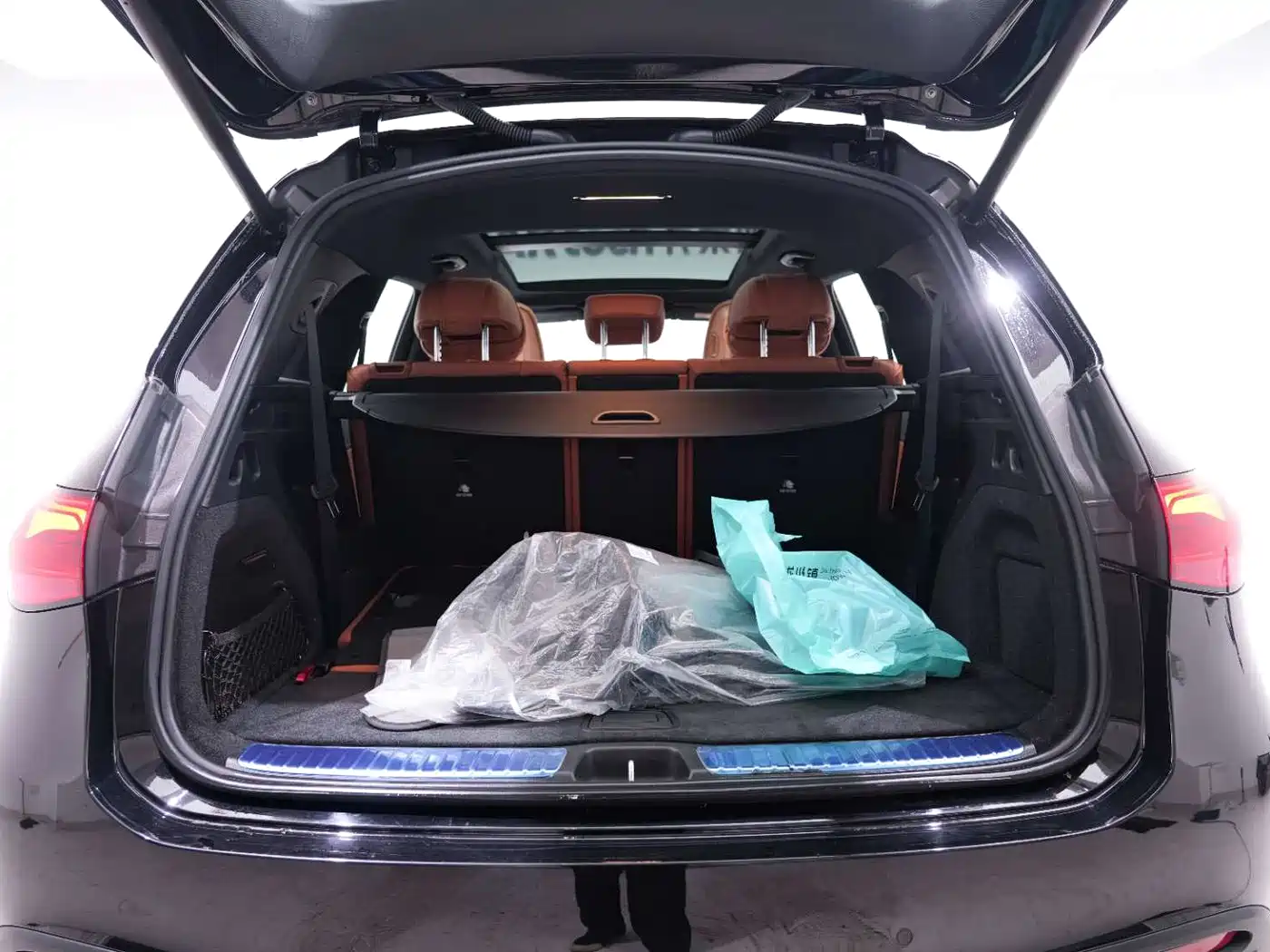 Mercedes-Benz GLC 2023 Facelift GLC 260 L 4MATIC Luxury 7-Seater фото 14