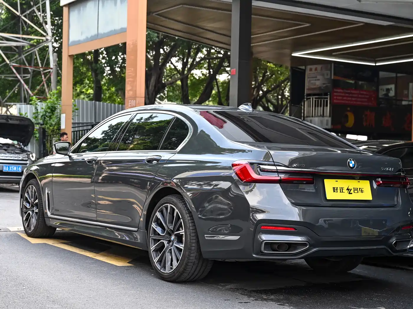 BMW 7 Series 2022 740Li xDrive Executive M Sport Package фото 4