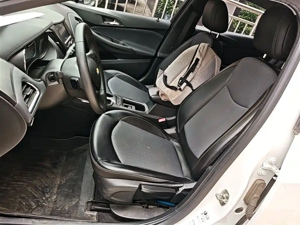 Chevrolet Cruze 2018 Hatchback 320 Automatic Stylish Edition фото 15