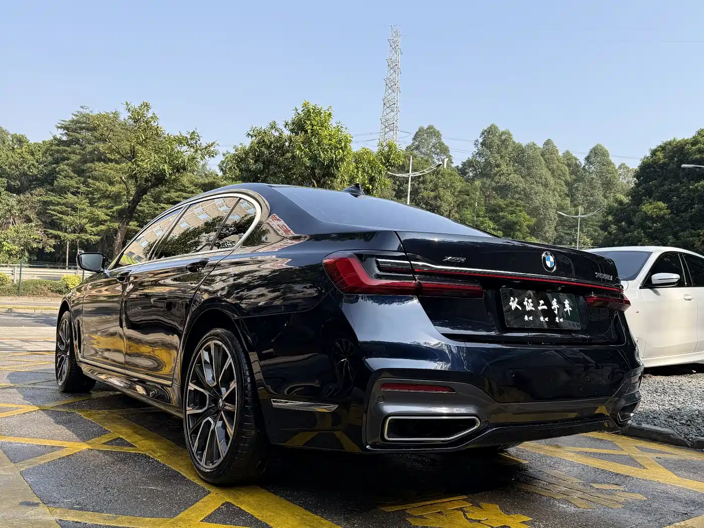 BMW 7 Series 2021 Model 740Li Leading M Sport Package фото 2