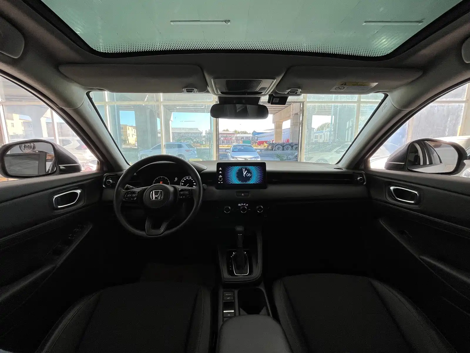 Photo 11 - Honda Vezel