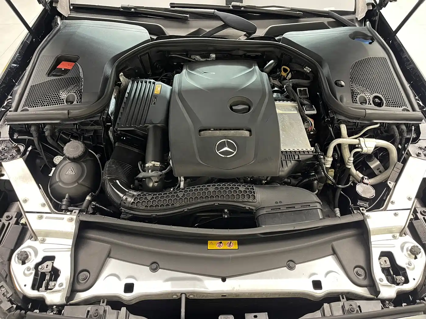 Mercedes-Benz E-Class 2017 E 300 L Luxury фото 25