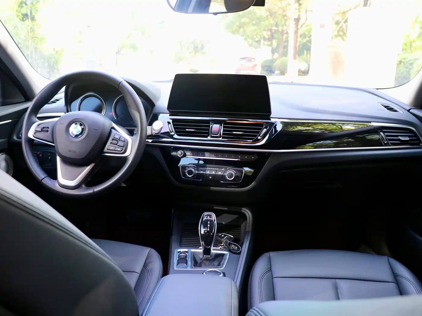BMW 1 Series 2022 120i M Sport фото 10