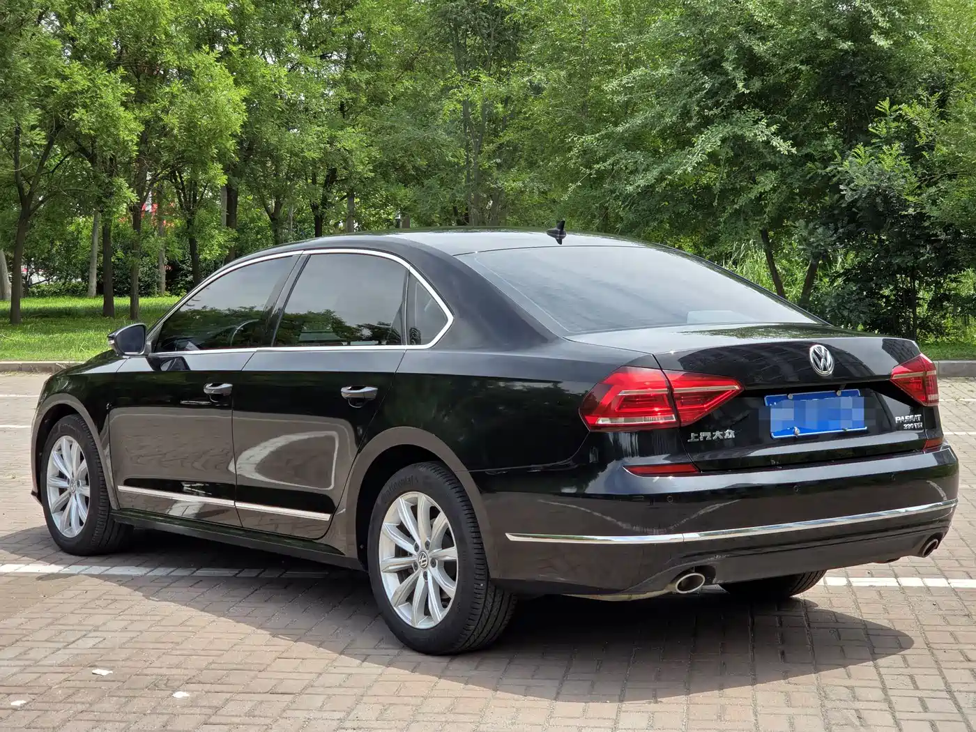 Volkswagen Passat 2017 330TSI DSG Prestige фото 8