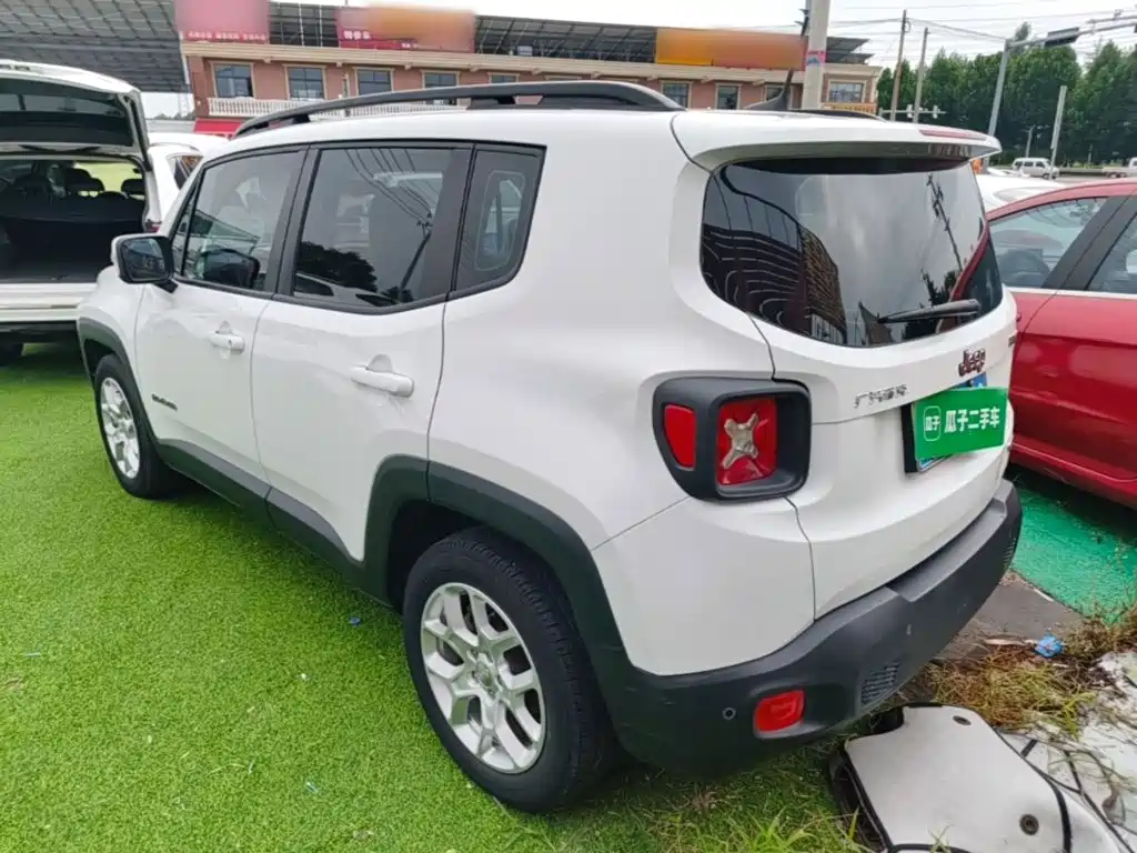 صورة 5 - Jeep Renegade