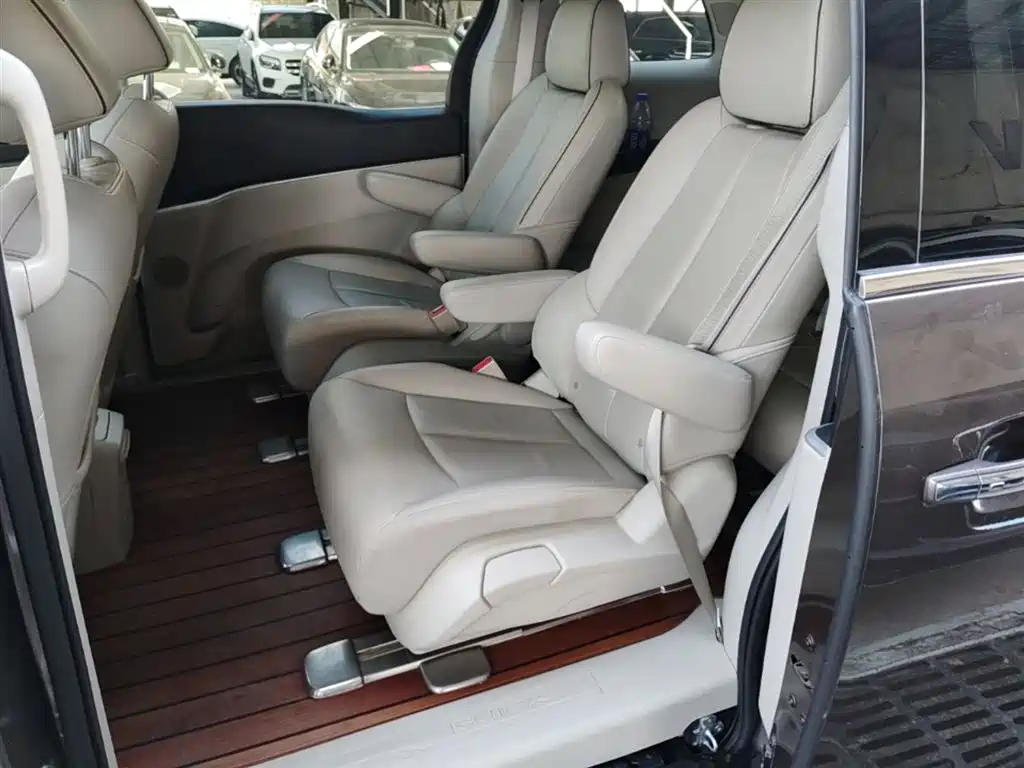 Buick GL8 2020 Model Land Business Class 652T Luxury фото 17