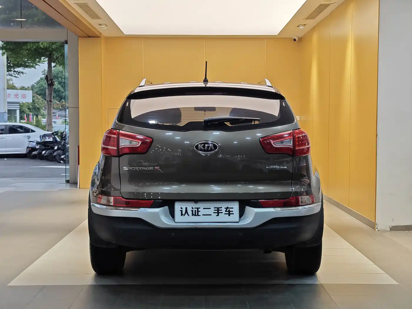 Kia Sportage 2014 2.0L Manual 2WD GLS Edition фото 27
