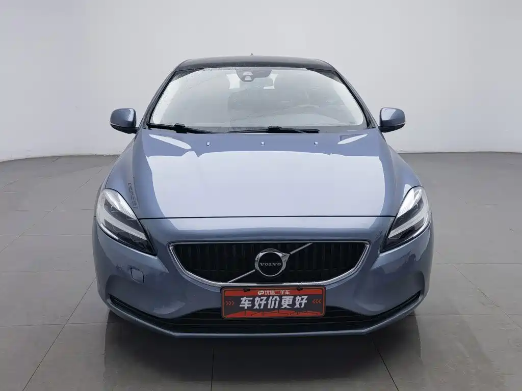 Фото 3 - Volvo V40