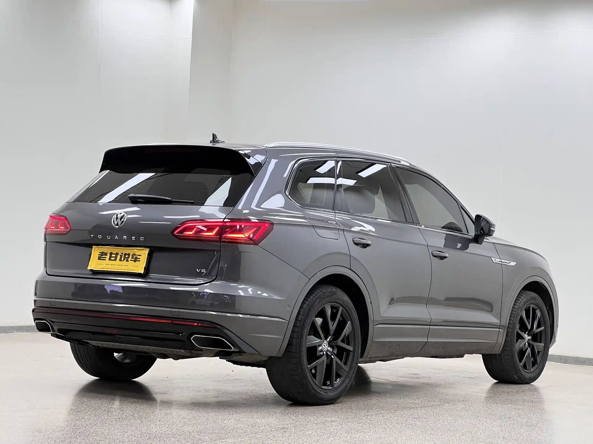 Фото 8 - Volkswagen Touareg