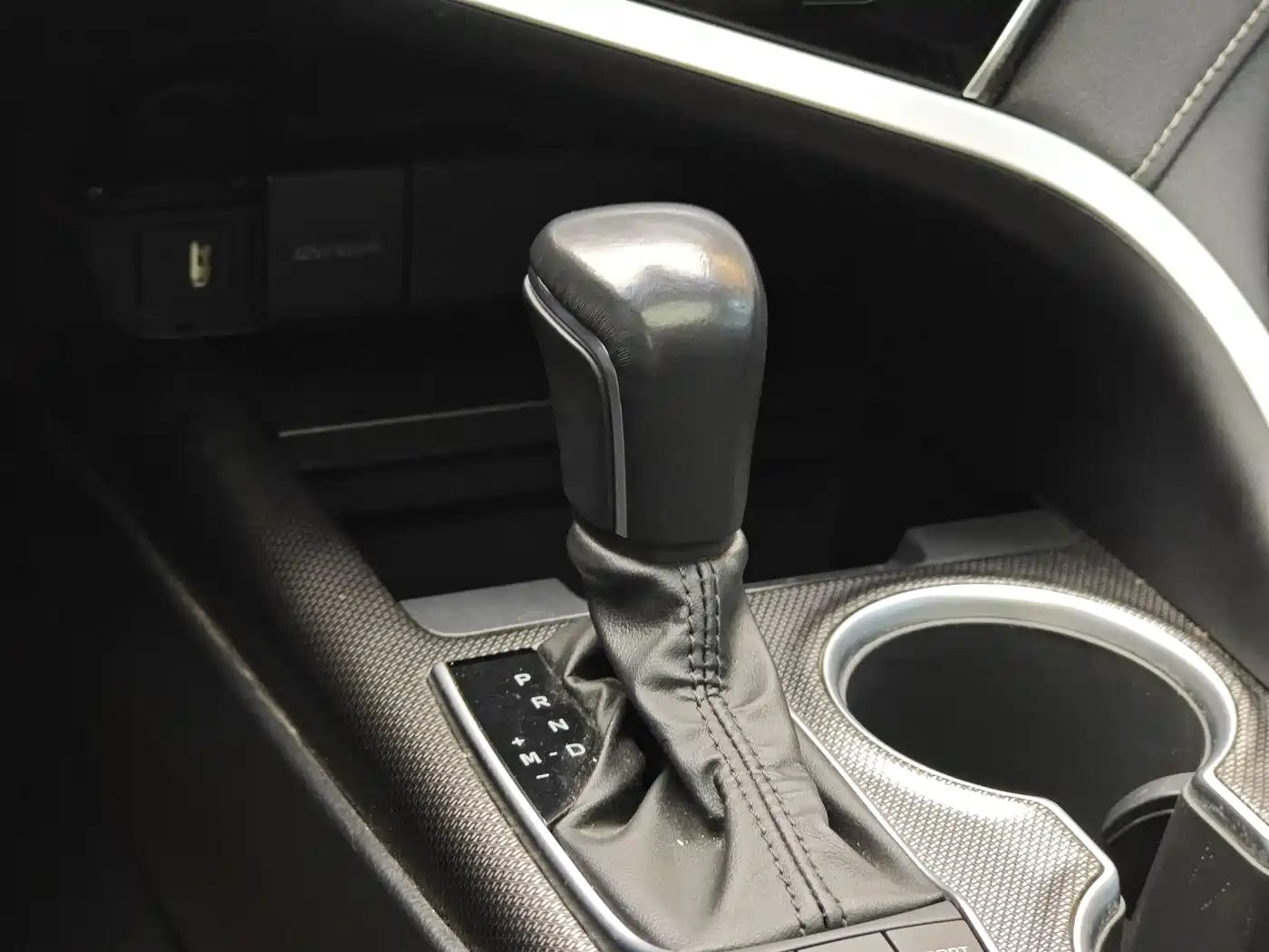Toyota Camry 2022 2.0S Knight Edition фото 17