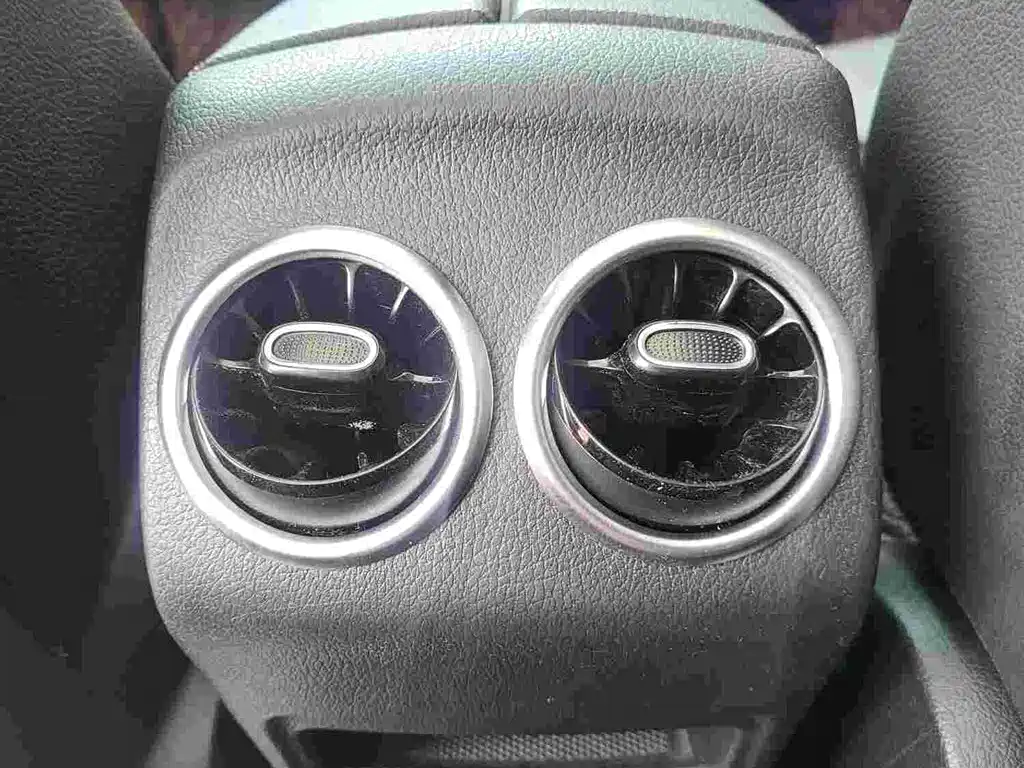 Mercedes-Benz GLB 2020 Facelift GLB 200 Style фото 14