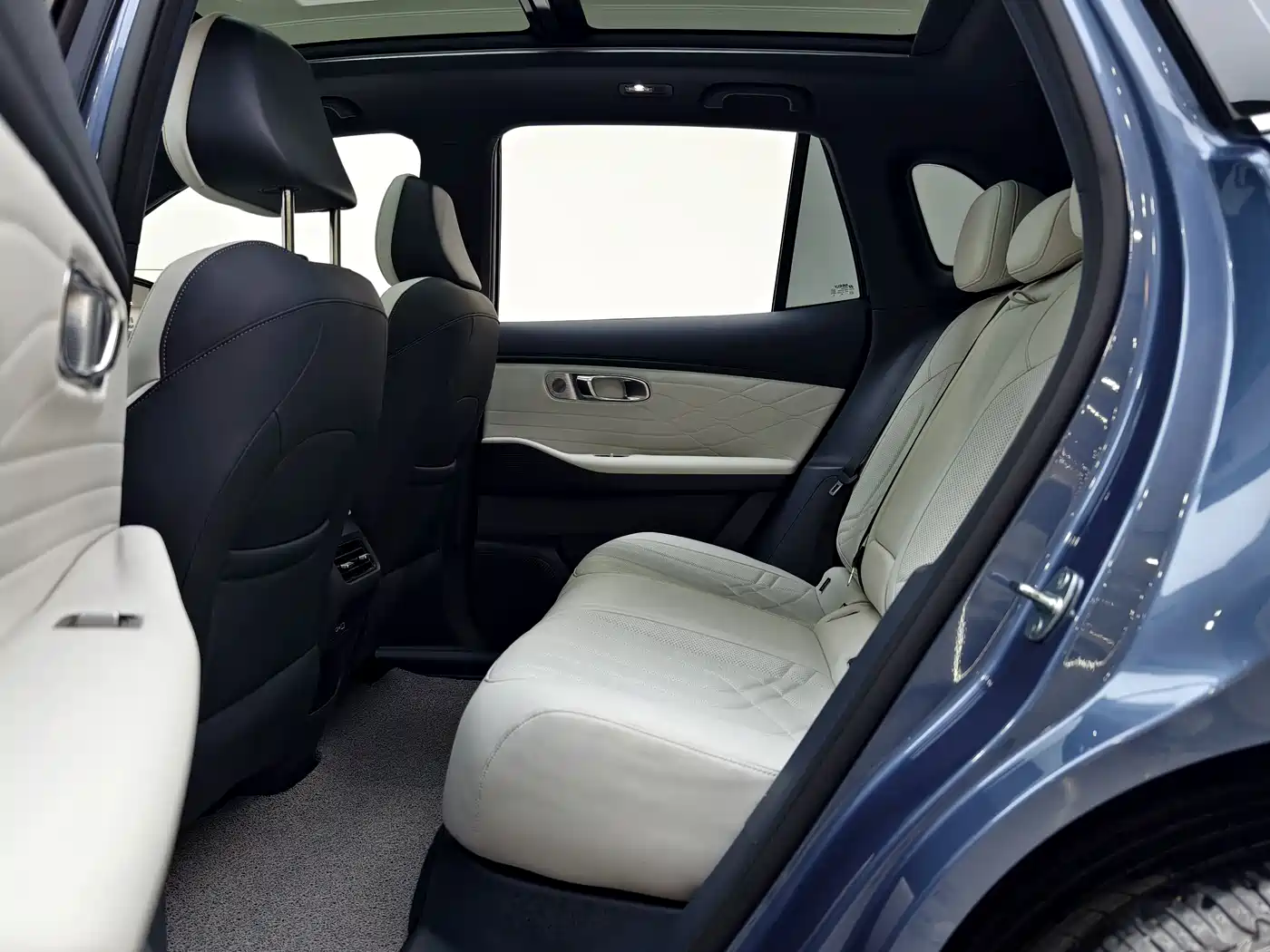 Geely Galaxy Galaxy Starship 7 EM-i 2025 120km Navigation Edition фото 11