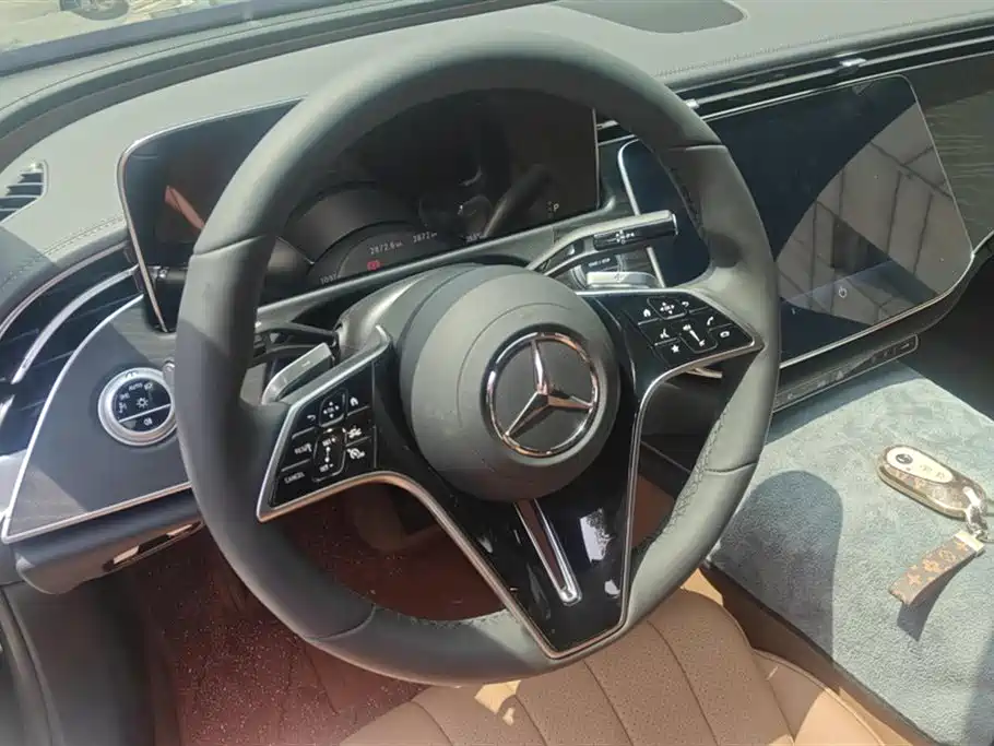 Mercedes-Benz E-Class 2026 E 260 L Classic Edition фото 15